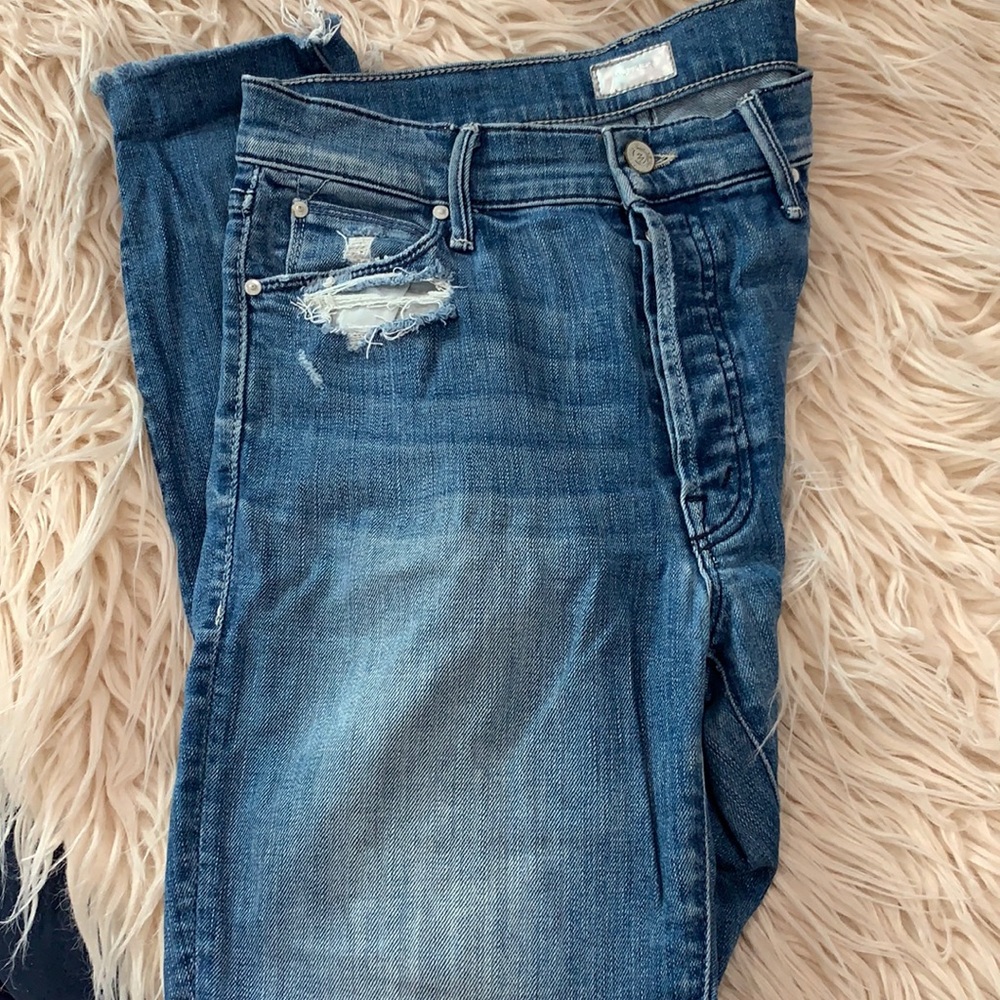 Mother Distressed Ankle Jeans / 26